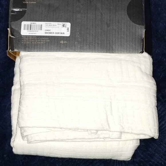 Brand NIP/Loom & Forge Sterling  GEO MATELASSE Shower Curtain 72" x 72". $44.00. - Picture 3 of 5